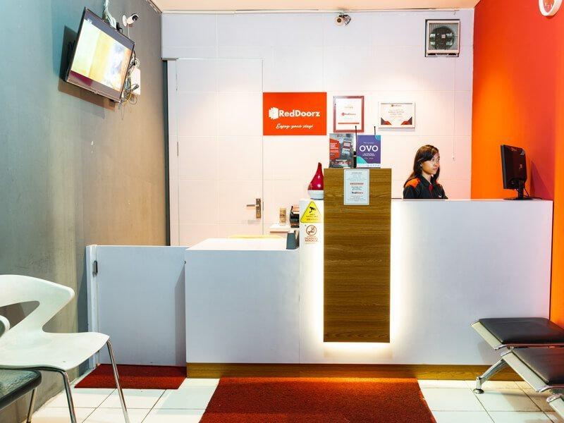 Reddoorz Apartment At Bogor Valley Экстерьер фото