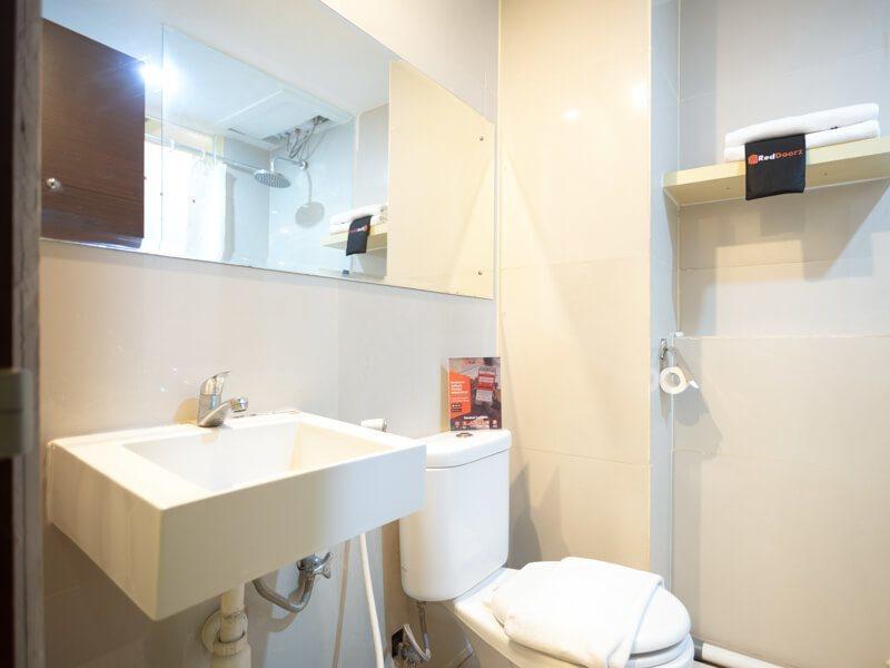 Reddoorz Apartment At Bogor Valley Экстерьер фото